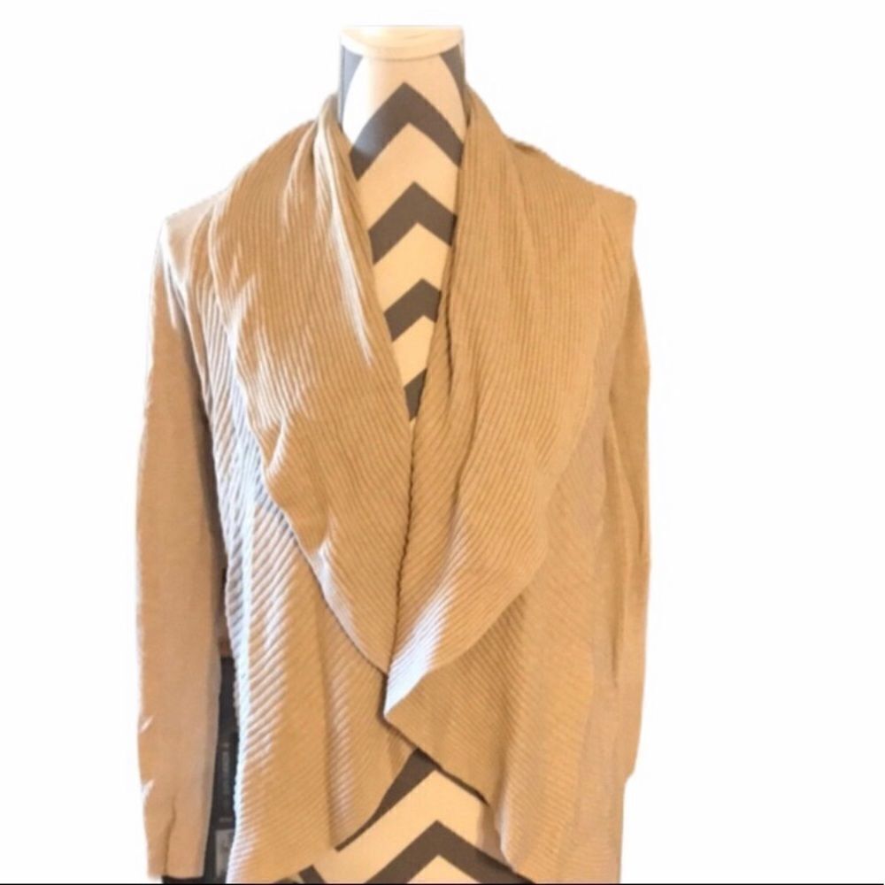 White House Black Market XS Hi-Low Tan Sweater